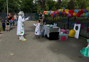 Stanowisko do wykonywania doświadczeń chemicznych.